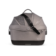 Lade das Bild in den Galerie-Viewer, Isofix Autositz & Transportbox Maeve™ iso5x von Tavo für Hunde bis 13.6 kg | GREENGUARD-Gold-Zertifizierung | Farbe: Merle