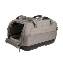 Lade das Bild in den Galerie-Viewer, Flug- & Transporttasche Tavo Dupree II für Hunde & Katzen bis 9 kg | GREENGUARD-Gold-Zertifizierung | Farbe: Merle