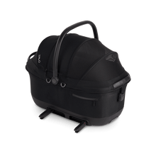Lade das Bild in den Galerie-Viewer, Isofix Autositz Transportbox Maeve™ iso6x Wind Onyx von TAVO für Katzen & kleine Hunde bis 18 kg - mit integriertem Belüftungssystem - Isofix Konvektoren