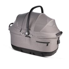 Lade das Bild in den Galerie-Viewer, Isofix Autositz & Transportbox Maeve™ iso6x von Tavo für Hunde bis 18 kg | GREENGUARD-Gold-Zertifizierung | Farbe: Merle