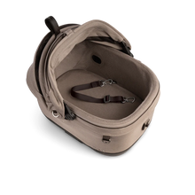 Lade das Bild in den Galerie-Viewer, Isofix Autositz & Transportbox Maeve™ iso5x Wind Tavo | Integriertes Belüftungssystem | für Hunde bis 13.6 kg | GREENGUARD-Gold-Zertifizierung | Fawn