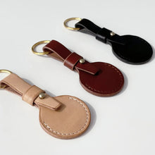 Lade das Bild in den Galerie-Viewer, Jaska Apple Airtag Tracker Leder-Etui LOGG | Handarbeit Made in Germany | 3 Farben