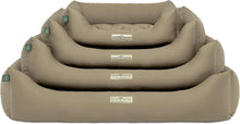 Lade das Bild in den Galerie-Viewer, Öko-Hundebett Luzern von HOUND&NATURE | Fleece-Seite | Recycelte Materialien | Oeko-Tex® Standard 100 | Taupe