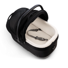 Lade das Bild in den Galerie-Viewer, Isofix Autositz & Transportbox Maeve™ iso6x von Tavo für Hunde bis 18 kg | GREENGUARD-Gold-Zertifizierung | Farbe: Onyx