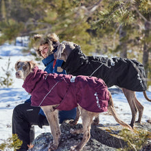 Lade das Bild in den Galerie-Viewer, Wärmender Wintermantel Extreme Warmer III ECO von Hurtta | Warm & wasserdicht | Recyceltes ECO-Material | Raven