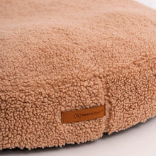 Lade das Bild in den Galerie-Viewer, Hundebett & Hundekissen rund "Coco Teddy" Rexproduct | Öko-Tex Standard | Beige | 2 Größen