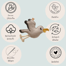 Lade das Bild in den Galerie-Viewer, Nachhaltiges Hundespielzeug "Mick Möwe" | Robust & 100% schadstofffrei | Upcycling Leder & natürliche Baumwolle