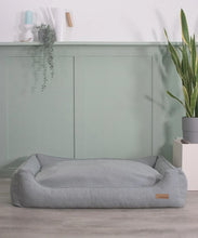 Lade das Bild in den Galerie-Viewer, BUDDY. Hundebett | Recycelte Materialien | ÖkoTex-zertifiziert | Grau/blau