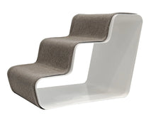 Lade das Bild in den Galerie-Viewer, dogBeam3 | Hundetreppe | Für Welpen & kleine Hunde | Bezug aus recycelten PET-Flaschen Stahl Weiß - Bezug Graphitgrau