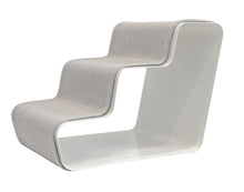 Lade das Bild in den Galerie-Viewer, dogBeam3 | Hundetreppe | Für Welpen & kleine Hunde | Bezug aus recycelten PET-Flaschen Stahl Weiß - Bezug Perlweiss