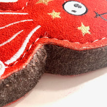 Lade das Bild in den Galerie-Viewer, Nachhaltiges Hundespielzeug "Bonny Bonbon" | 100% schadstofffrei | Upcycling Leder & natürliche Baumwolle