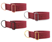 Lade das Bild in den Galerie-Viewer, Zugstopp Halsband | Korkleder | Umweltfreundlich | Robust & Vegan | Dunkelrot | Beschläge wählbar