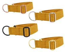 Lade das Bild in den Galerie-Viewer, Zugstopp Halsband | Korkleder | Umweltfreundlich | Robust & Vegan | Senfgelb | Beschläge wählbar