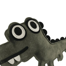 Lade das Bild in den Galerie-Viewer, Nachhaltiges Hundespielzeug Krokodil "Albert Alligator" | 100% schadstofffrei | Upcycling Leder & natürliche Baumwolle