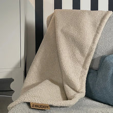 Lade das Bild in den Galerie-Viewer, BUDDY. Hundedecke "LeFluff" | Recycelte Materialien | Oeko-Tex® Standard 100 | Beige