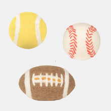 Lade das Bild in den Galerie-Viewer, Hundespielzeug "Football & Friends" 3er-Set | 100% schadstofffrei & Schafwolle | Zahnpflegend & schwimmfähig