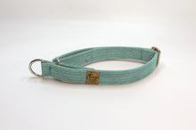 Lade das Bild in den Galerie-Viewer, Zugstopp Halsband | Korkleder | Umweltfreundlich | Robust & Vegan | Mint | Beschläge wählbar