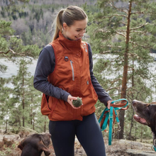 Lade das Bild in den Galerie-Viewer, Hurtta Trainingsweste Training vest ECO | Recyceltes Material | Wassersäule über 10000 mm | Cinnamon