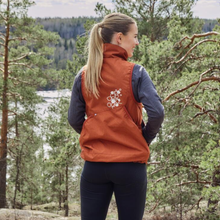 Lade das Bild in den Galerie-Viewer, Hurtta Trainingsweste Training vest ECO | Recyceltes Material | Wassersäule über 10000 mm | Cinnamon