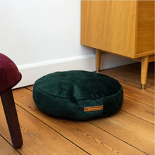 Lade das Bild in den Galerie-Viewer, Runde Hundebett Coco | Rexproduct | Recycelte Materialien & Öko-Tex Standard | Grün | 2 Größen