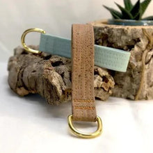 Lade das Bild in den Galerie-Viewer, Kork Schlüsselanhänger für Mom & Dad | Vegan & wasserabweisend | Robust & weich | 19 Farben