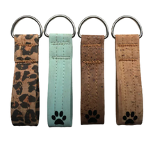 Lade das Bild in den Galerie-Viewer, Kork Schlüsselanhänger für Mom & Dad | Vegan & wasserabweisend | Robust & weich | 19 Farben