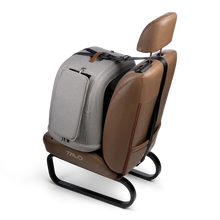 Lade das Bild in den Galerie-Viewer, Crashgetestete Isofix-Transportbox Auto Tavo Crispin für Hunde | 3 Größen bis 27.2 kg | Farbe: Merle