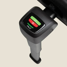 Lade das Bild in den Galerie-Viewer, Isofix Autositz & Transportbox Maeve™ Small Flex von Tavo für Hunde bis 12 kg | GREENGUARD-Gold-Zertifizierung | Farbe: Fawn