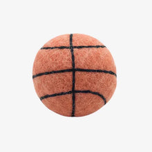 Lade das Bild in den Galerie-Viewer, Basketball für Hunde | Nachhaltiges BUDDY. Hundespielzeug | 100% schadstofffrei & Schafwolle | Zahnpflegend & schwimmfähig | Fräulein Plath