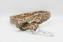 Lade das Bild in den Galerie-Viewer, Korkleder Hundeleine | Robust & Vegan | Top Ökobilanz | Leo | Beschläge wählbar