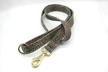 Lade das Bild in den Galerie-Viewer, Korkleder Hundeleine | Robust & Vegan | Top Ökobilanz | Leo blau | Beschläge wählbar