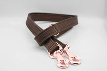 Lade das Bild in den Galerie-Viewer, Korkleder Hundeleine | Robust & Vegan | Top Ökobilanz | Braun | Beschläge wählbar