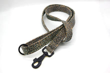 Lade das Bild in den Galerie-Viewer, Korkleder Hundeleine | Robust & Vegan | Top Ökobilanz | Leo blau | Beschläge wählbar