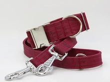 Lade das Bild in den Galerie-Viewer, Korkleder Hundeleine | Robust & Vegan | Top Ökobilanz | Dunkelrot | Beschläge wählbar