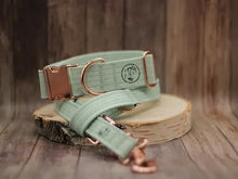 Lade das Bild in den Galerie-Viewer, Korkleder Hundeleine | Robust & Vegan | Top Ökobilanz | Mint | Beschläge wählbar