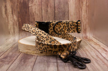 Lade das Bild in den Galerie-Viewer, Korkleder Hundeleine | Robust & Vegan | Top Ökobilanz | Leo | Beschläge wählbar