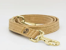 Lade das Bild in den Galerie-Viewer, Korkleder Hundeleine | Robust & Vegan | Top Ökobilanz | Natur | Beschläge wählbar