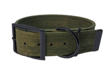 Lade das Bild in den Galerie-Viewer, Hundehalsband mit Dornschnalle | Korkleder | Umweltfreundlich | Robust & Vegan | Olive/Schwarz