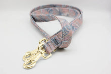 Lade das Bild in den Galerie-Viewer, Korkleder Hundeleine | Robust & Vegan | Top Ökobilanz | Monstera | Beschläge wählbar