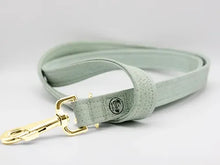 Lade das Bild in den Galerie-Viewer, Korkleder Hundeleine | Robust & Vegan | Top Ökobilanz | Mint | Beschläge wählbar