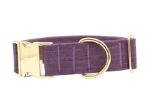 Lade das Bild in den Galerie-Viewer, Hundehalsband mit Klickverschluss | Korkleder | Umweltfreundlich | Robust & Vegan | Flieder/Gold