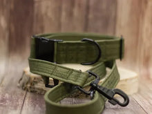 Lade das Bild in den Galerie-Viewer, Korkleder Hundeleine | Robust & Vegan | Top Ökobilanz | Olive | Beschläge wählbar