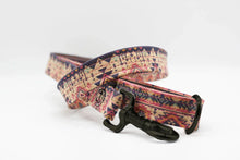 Lade das Bild in den Galerie-Viewer, Korkleder Hundeleine | Robust & Vegan | Top Ökobilanz | Ethno pink | Beschläge wählbar