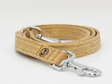 Lade das Bild in den Galerie-Viewer, Korkleder Hundeleine | Robust & Vegan | Top Ökobilanz | Natur | Beschläge wählbar