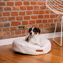 Lade das Bild in den Galerie-Viewer, Hundebett & Hundekissen rund "Coco Teddy" Rexproduct | Öko-Tex Standard | Hellbeige | 2 Größen