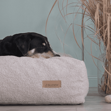 Lade das Bild in den Galerie-Viewer, BUDDY. Hundebett LeFluff | Recycelte Materialien | ÖkoTex-zertifiziert | Beige