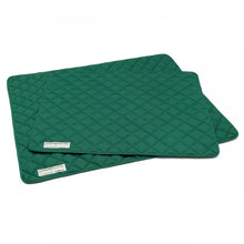 Lade das Bild in den Galerie-Viewer, Öko Hundedecke Davos HOUND&NATURE | Wasserfest & recycelte Materialien | Oeko-Tex® Standard 100 | Grün