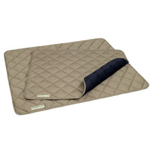 Lade das Bild in den Galerie-Viewer, Öko-Wendedecke Davos von HOUND&NATURE | Recycelte Materialien | Oeko-Tex® Standard 100 | Taupe-blau