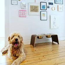 Lade das Bild in den Galerie-Viewer, Futterstation dogBar® für Hunde | Edelstahl | Nussbaum | 5 Größen