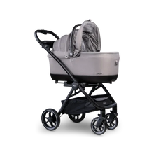 Lade das Bild in den Galerie-Viewer, Isofix Autositz & Transportbox Maeve™ iso7x-R von Tavo für Hunde bis 18 kg | GREENGUARD-Gold-Zertifizierung | Farbe: Merle